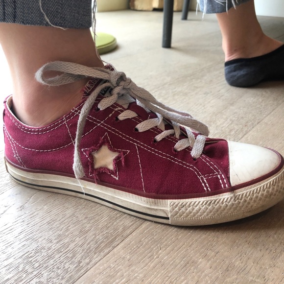 Maroon one star sneakers - Picture 2 of 5